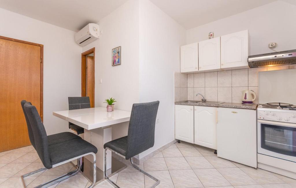 Apartments Mikulic Biograd Na Moru Ngoại thất bức ảnh