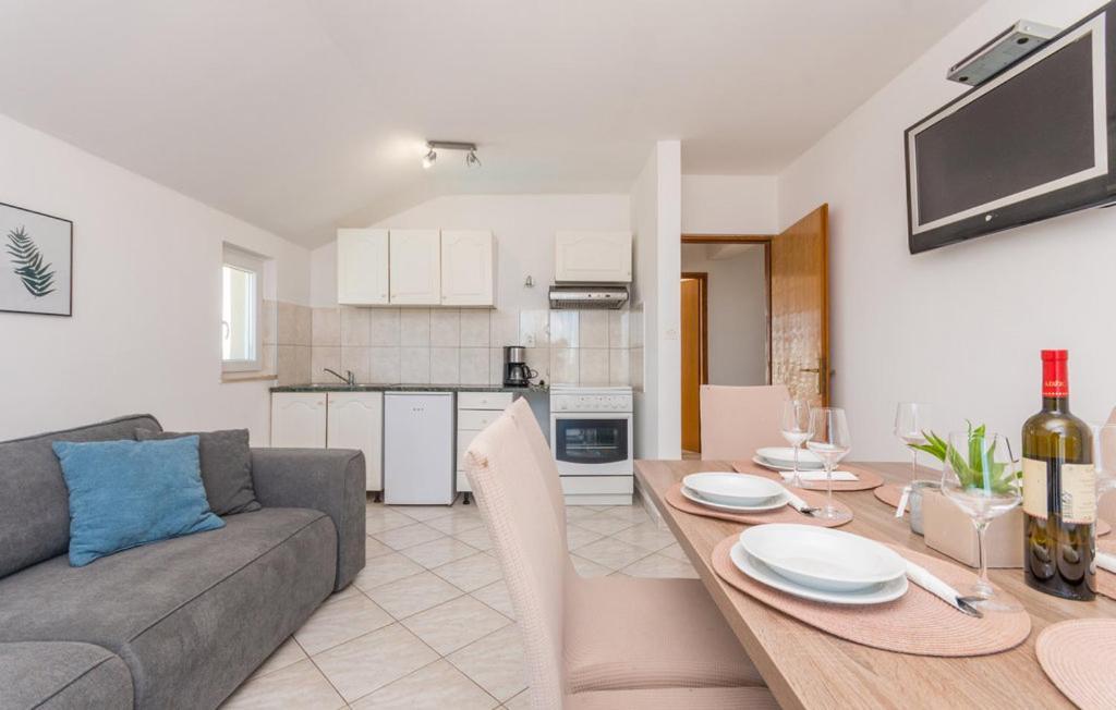 Apartments Mikulic Biograd Na Moru Ngoại thất bức ảnh