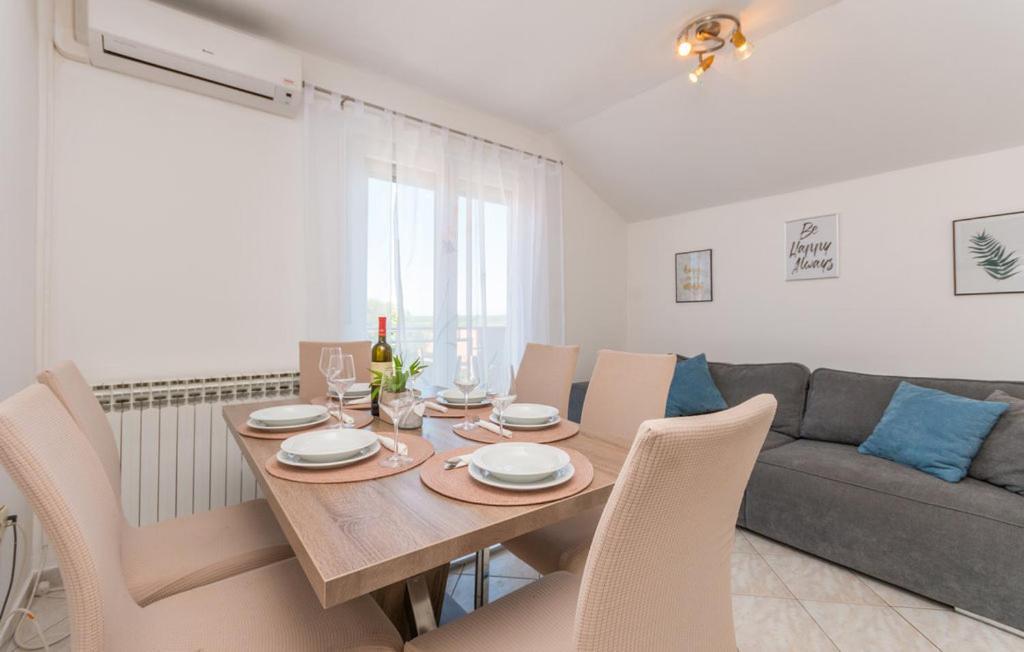 Apartments Mikulic Biograd Na Moru Ngoại thất bức ảnh