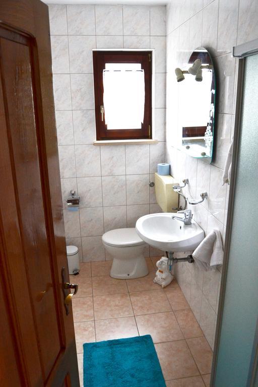 Apartments Mikulic Biograd Na Moru Ngoại thất bức ảnh