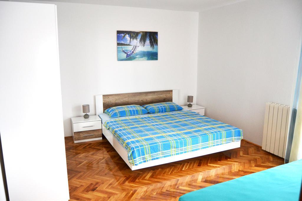 Apartments Mikulic Biograd Na Moru Ngoại thất bức ảnh
