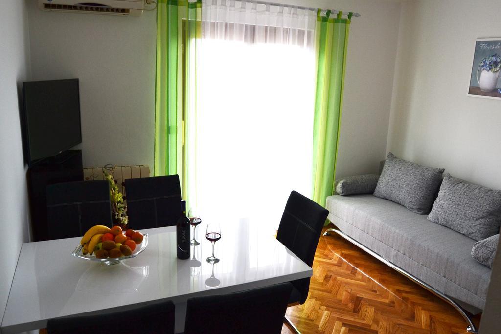 Apartments Mikulic Biograd Na Moru Ngoại thất bức ảnh