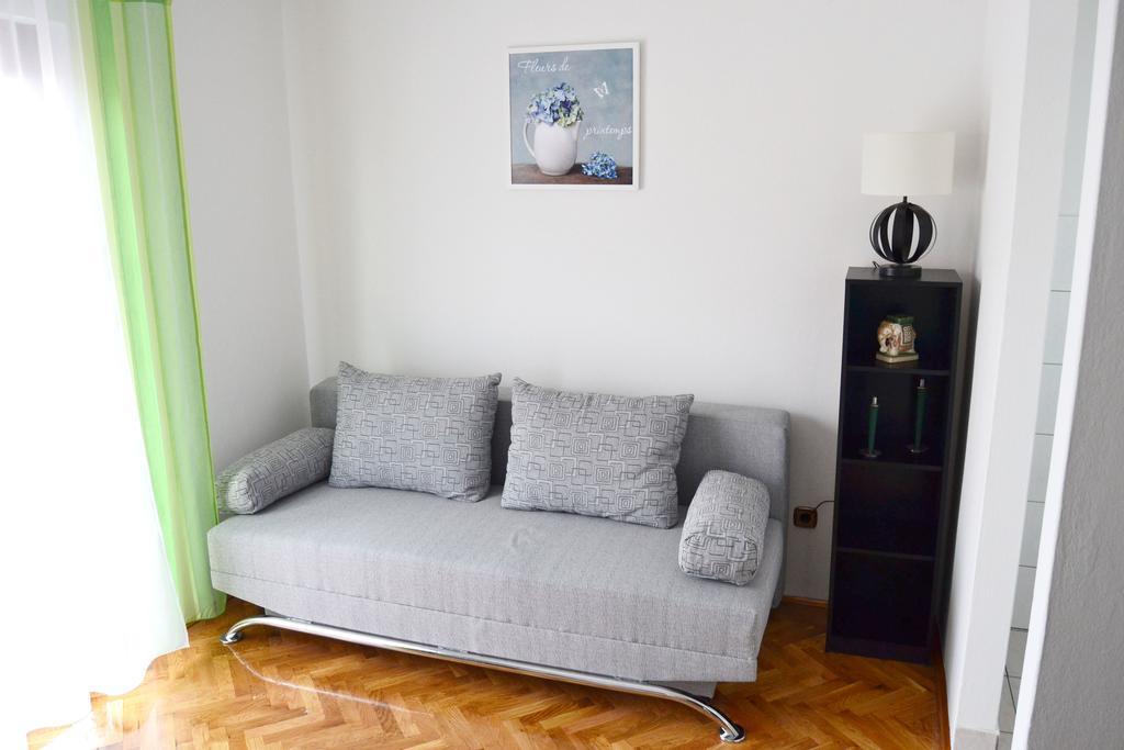 Apartments Mikulic Biograd Na Moru Ngoại thất bức ảnh